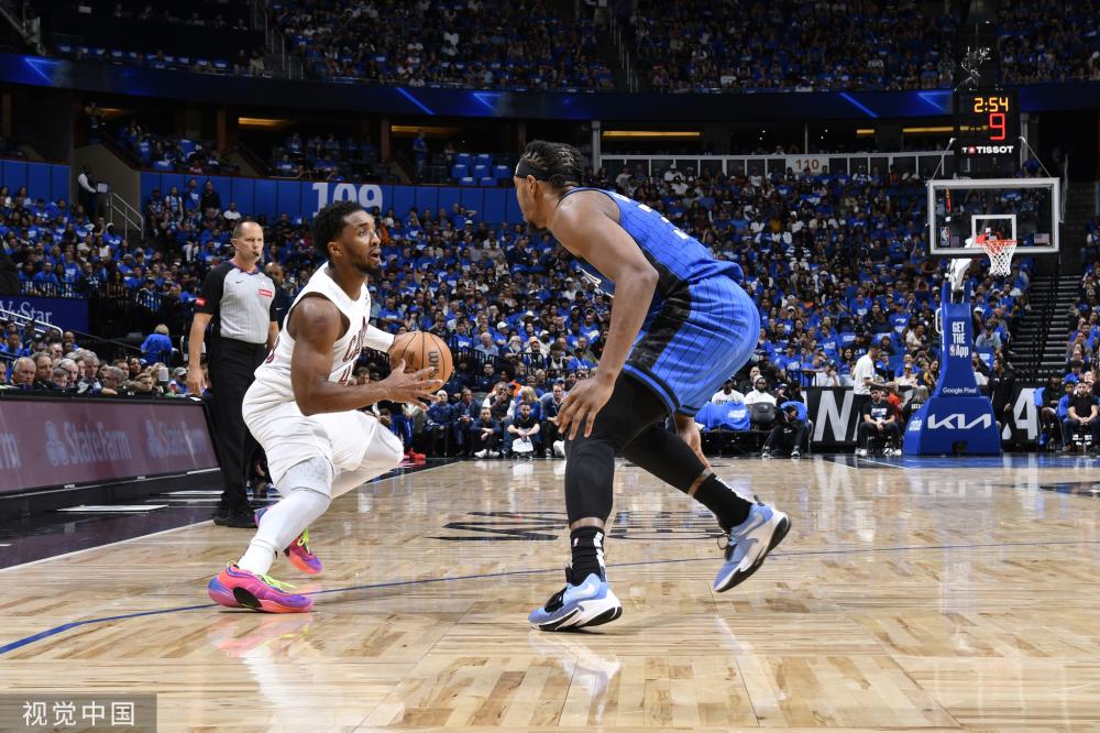 例更为极端 例更为极端